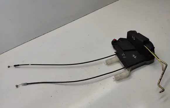 Hyundai Tucson JM Front door lock