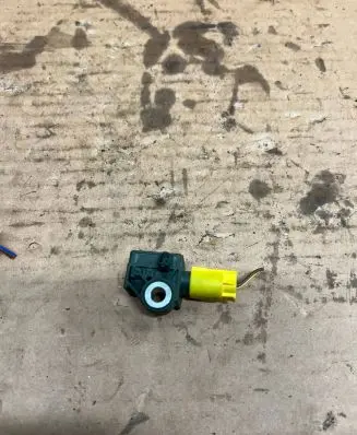 Mercedes-Benz C W204 Airbag deployment crash/impact sensor A1729056000