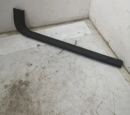 Chevrolet Camaro Front sill trim cover 84078876
