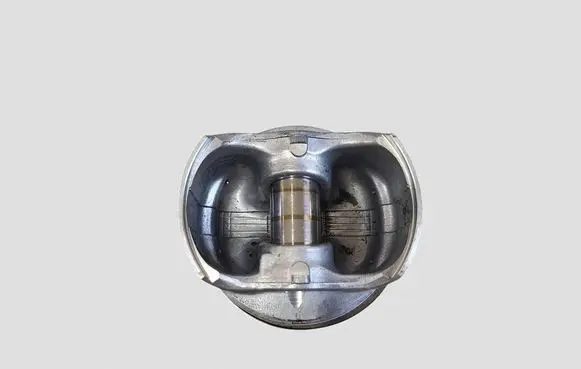 Volkswagen Golf V Piston 0000