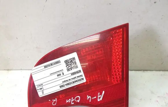 Audi A4 S4 B7 8E 8H Tailgate rear/tail lights 8E9945094