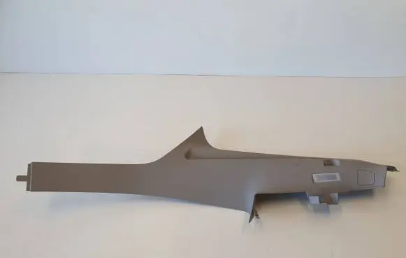 (D)pillar trim (top)