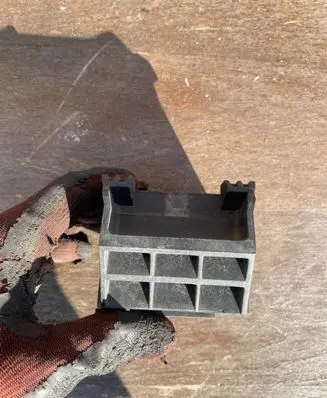 Radiator mount bracket