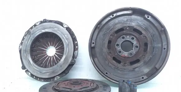 Audi A4 S4 B5 8D Clutch set kit 028141035M 69301