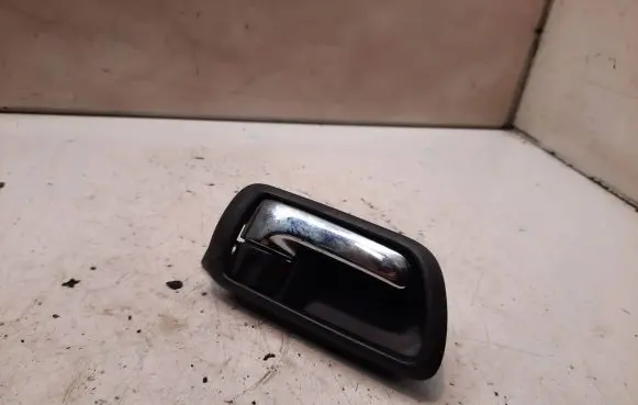Toyota Corolla Verso E121 Front door interior handle 692050F010