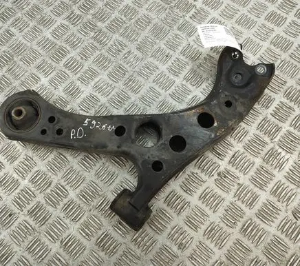 Toyota Prius (XW50) Front lower control arm/wishbone 4806847060