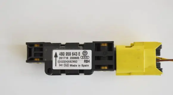 Audi A3 S3 8P Airbag deployment crash/impact sensor 4B0959643E