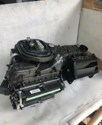 Volkswagen Touran III Interior heater climate box assembly T1010827a