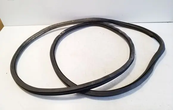 Audi A6 S6 C5 4B Front door rubber seal 4B0831721K