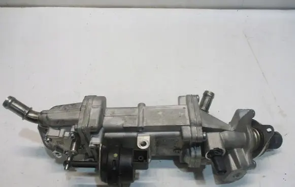 BMW 2 Active Tourer U06 EGR valve cooler K4D39F464DB