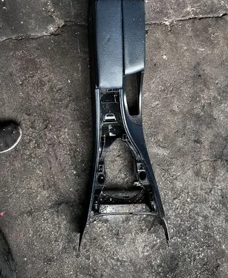 BMW 3 E90 E91 Center console braknumeruczci