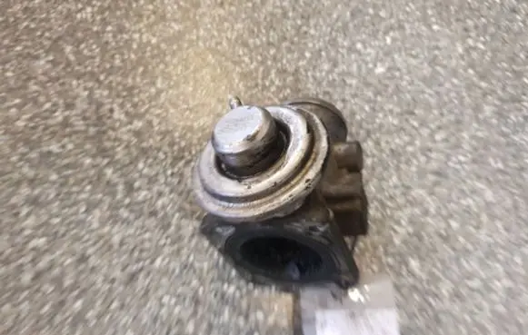 Volkswagen II LT EGR valve 074129403A