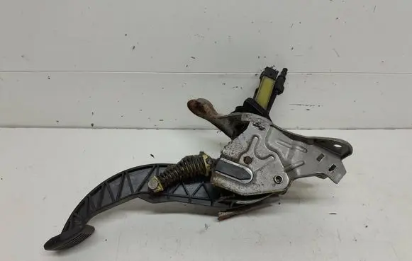 Volvo V60 Clutch pedal 01468992 31341336