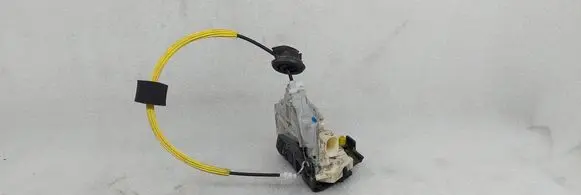 Audi A6 S6 C6 4F Rear door lock 4F0839015