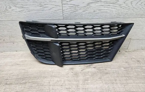 Audi A3 S3 8V Front bumper lower grill 8V3807681AE