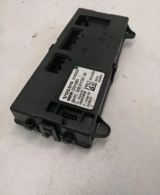 Volvo XC90 Fan control module 31455334
