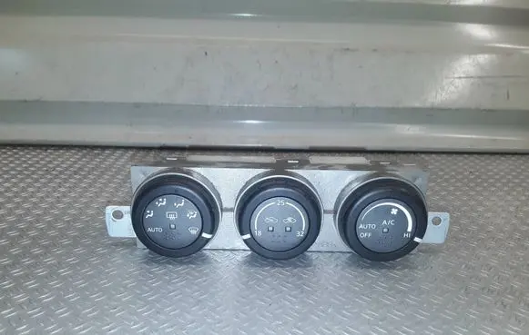 Nissan X-Trail T30 Climate control unit 27500EQ410