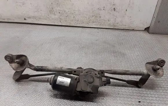 Toyota Avensis T250 Front wiper linkage and motor 8511005060