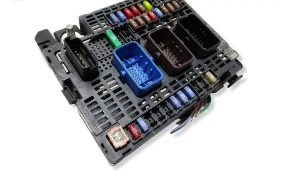 Citroen C4 II Picasso Fuse module 9810296180