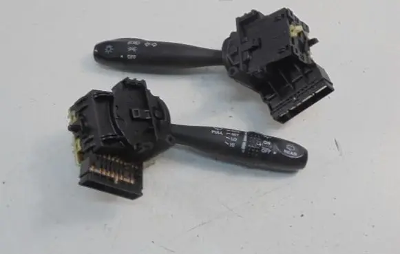 Wiper turn signal indicator stalk/switch