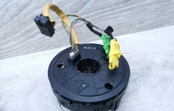 Mercedes-Benz C W203 Airbag slip ring squib (SRS ring) 0025421918 00204000030463