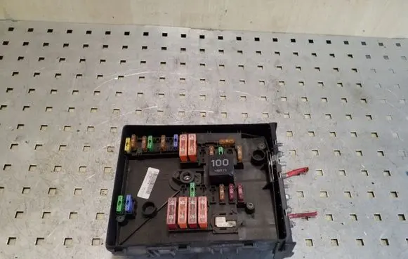 Skoda Octavia Mk2 (1Z) Fuse box set 1K0937125
