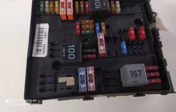 Volkswagen PASSAT B6 Fuse module 1718009 013949631D