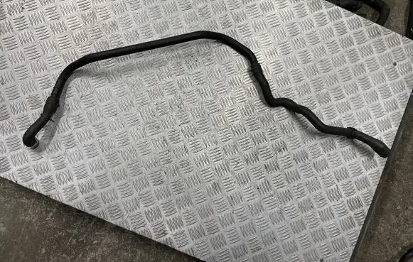 Mercedes-Benz E W211 Engine coolant pipe/hose A2115001972