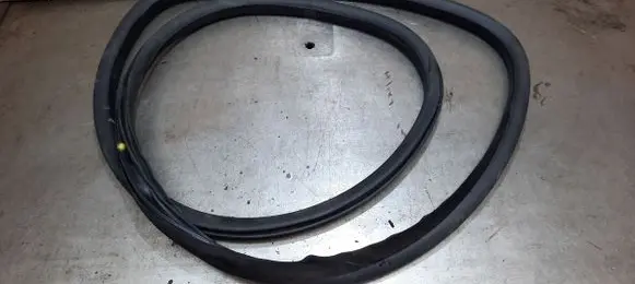 Volvo XC70 Rubber seal rear door 
