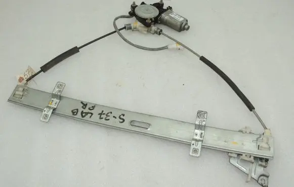 Suzuki Grand Vitara I Front door window regulator motor 8340165D10