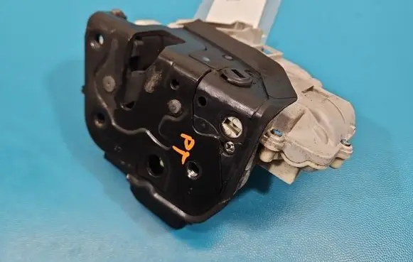 Audi A3 S3 8P Rear door lock 4F0839016 IMPRK1542646