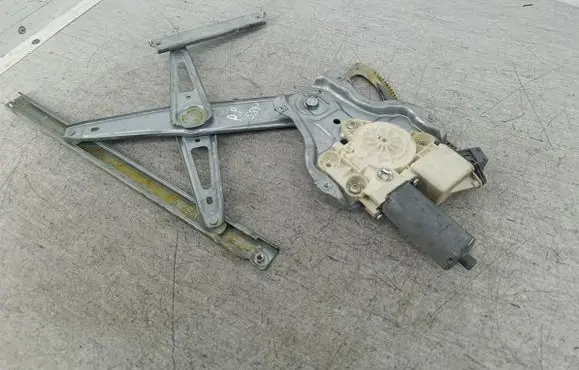 Toyota Avensis T250 Front door window regulator with motor 