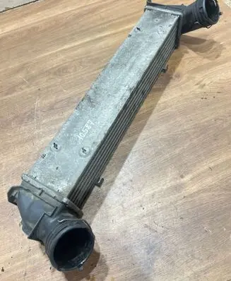 BMW 3 E90 E91 Intercooler radiator 3093796