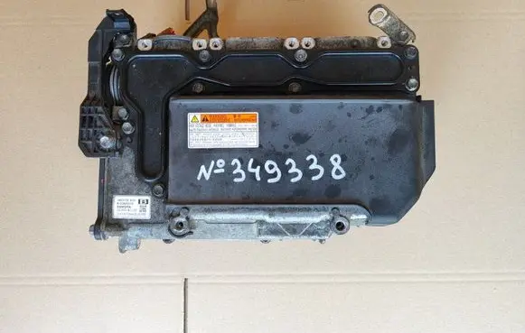 Toyota Prius+ (ZVW40) Voltage converter inverter G920047220