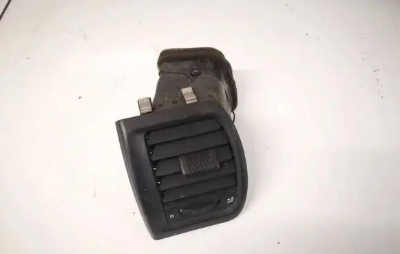 Skoda Fabia Mk2 (5J) Dash center air vent grill 5j0819701b 5j0819701