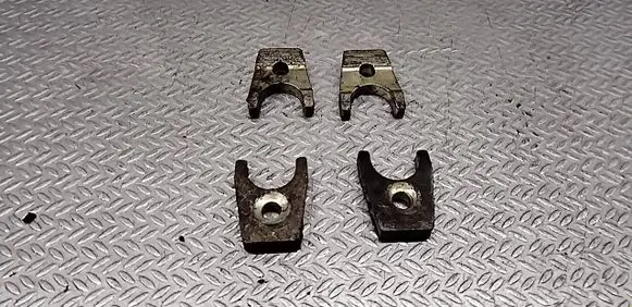 Mitsubishi Pajero Pinin Fuel Injector clamp holder 