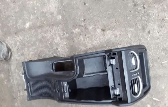 Alfa Romeo 159 Center console