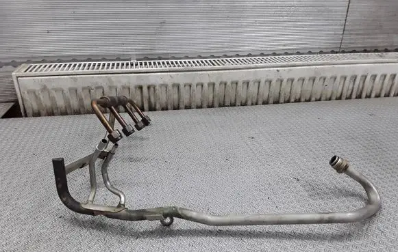 Fuel injector supply line/pipe