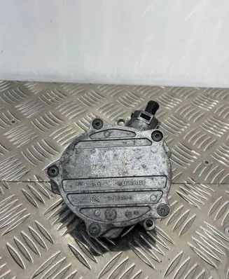 Audi Q5 SQ5 Vacuum pump 06E145100R 080812 S1732M4A