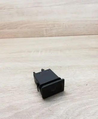 Volkswagen Golf IV Windscreen/window heater switch 1J0959621C
