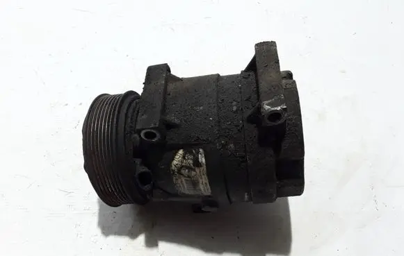 Renault Master II Air conditioning (A/C) compressor (pump) 8200979500
