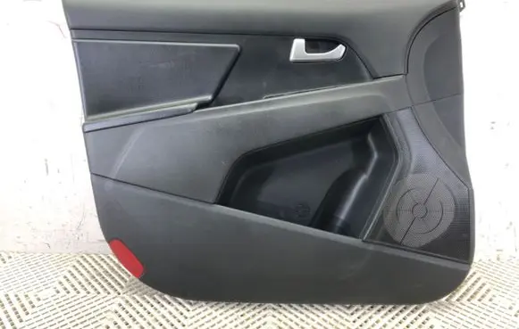 KIA Sportage Front door card panel trim