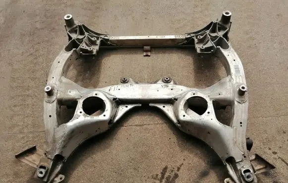 BMW 5 F10 F11 Front subframe 470653551 6796692 560658702
