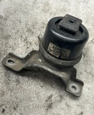 Volvo XC60 Engine mount bracket 30671245