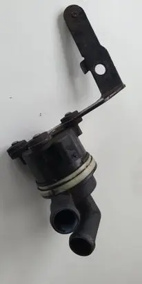 Volkswagen PASSAT B7 Water pump