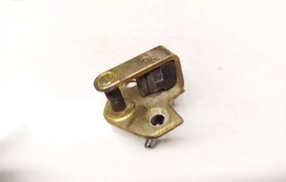 Ford Mondeo Mk III Front door lock loop/hook striker 2M51F21982AA