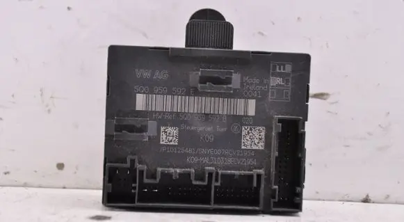 Volkswagen Golf VII Door control unit/module 5Q0959592E