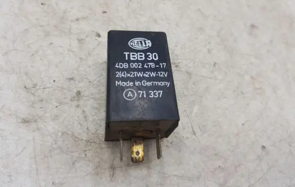 Volkswagen Golf III Other relay 4DB00247817