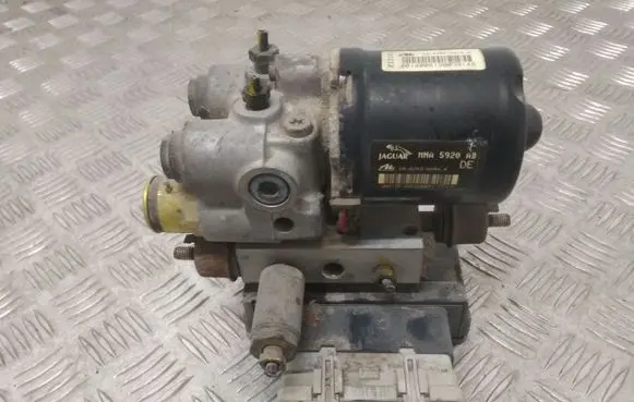 Jaguar XJ X300 ABS Pump MNA5920AB LNA2210AA 10094504023