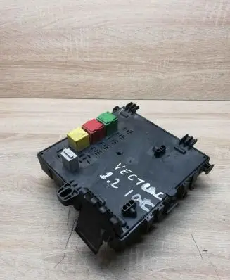 Opel Signum Fuse module 13125489